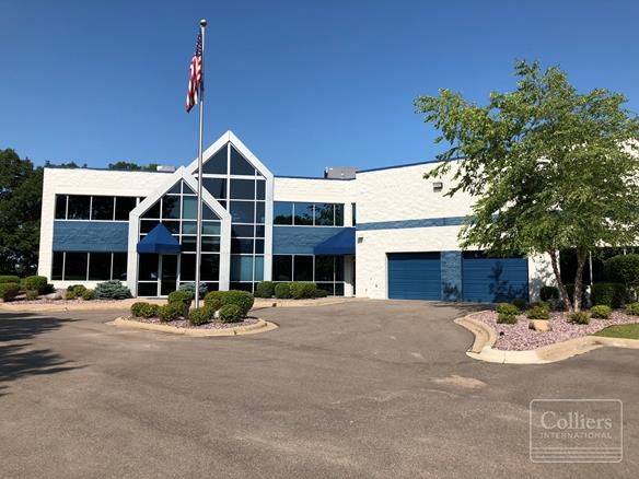 1225 Lakeview Dr, Chaska, MN 55318